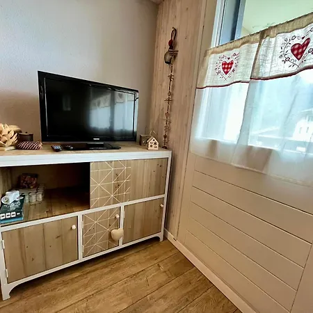 Cocooning Avec Balcon, Parking Souterrain Au Coeur De - Fr-1-624-70 Apartamento Samoëns