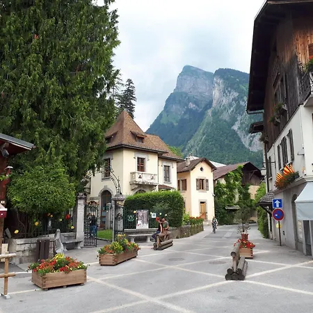 Cocooning Avec Balcon, Parking Souterrain Au Coeur De - Fr-1-624-70 Apartamento Samoëns